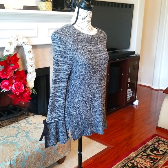Loft Sweater Medium - Picture 4 of 7
